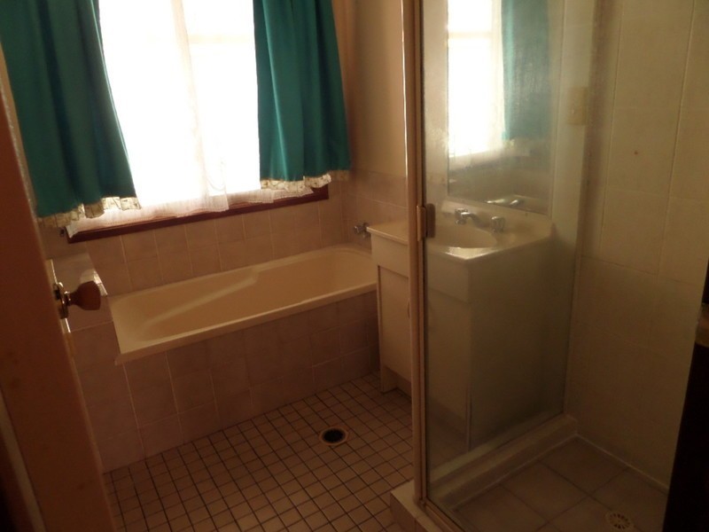 205 Waller Road, Regents Park QLD 4118