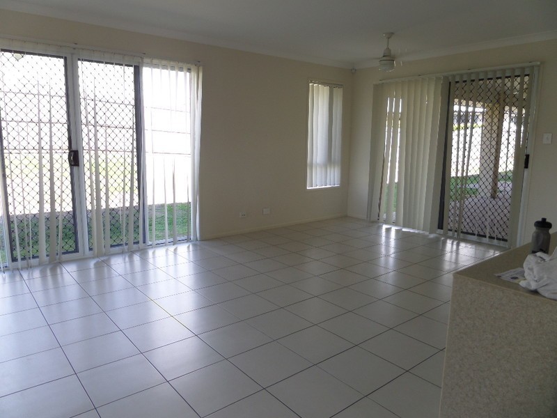 17 Iris Court, Yamanto QLD 4305