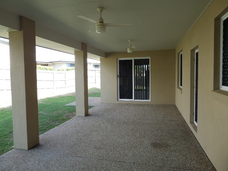 17 Iris Court, Yamanto QLD 4305