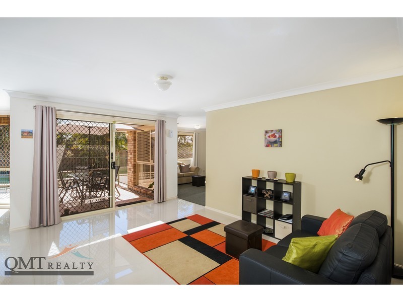 15 Abelia Close, Calamvale QLD 4116