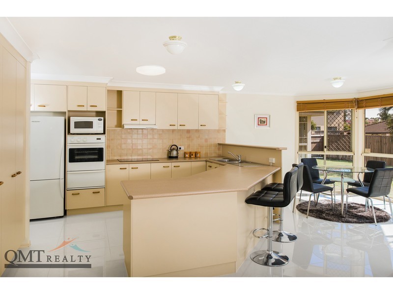 15 Abelia Close, Calamvale QLD 4116