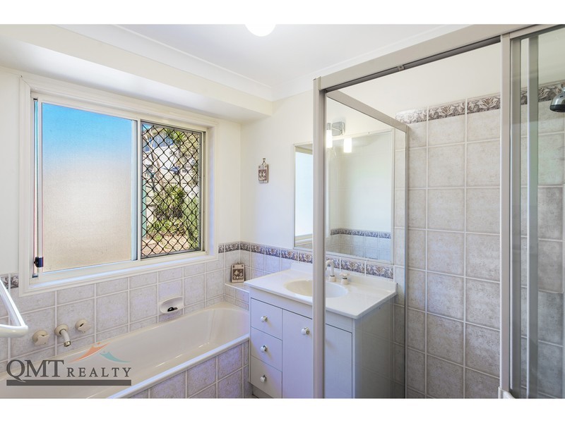 15 Abelia Close, Calamvale QLD 4116