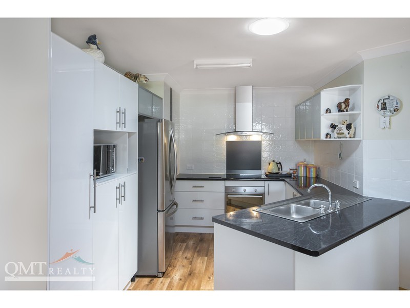 27 Macknish Crescent, Coopers Plains QLD 4108