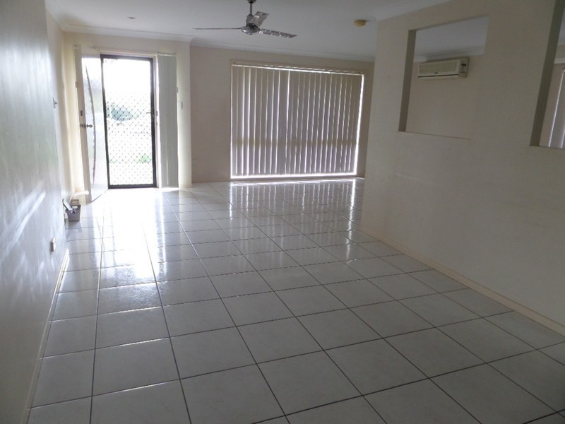 10 letitia Street, Regents Park QLD 4118