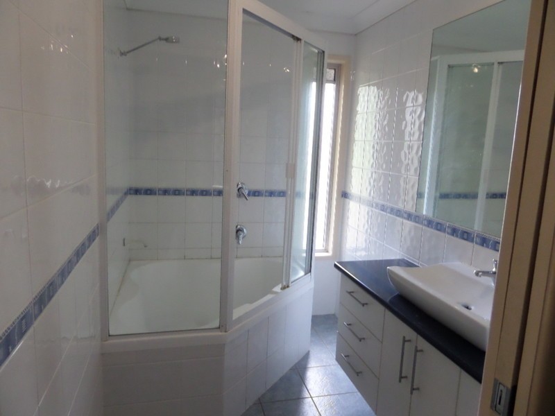 10 letitia Street, Regents Park QLD 4118