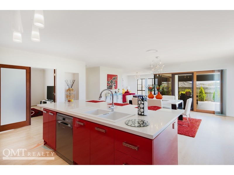 31 Roland Street, Parkinson QLD 4115