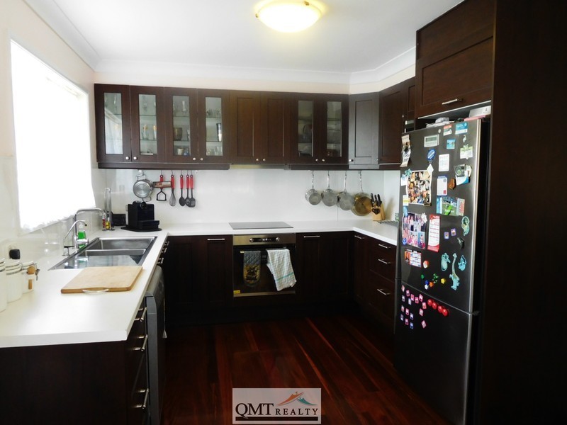 9 Watling Street, Hillcrest QLD 4118
