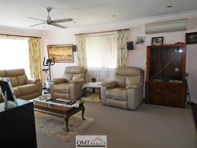 9 Watling Street, Hillcrest QLD 4118