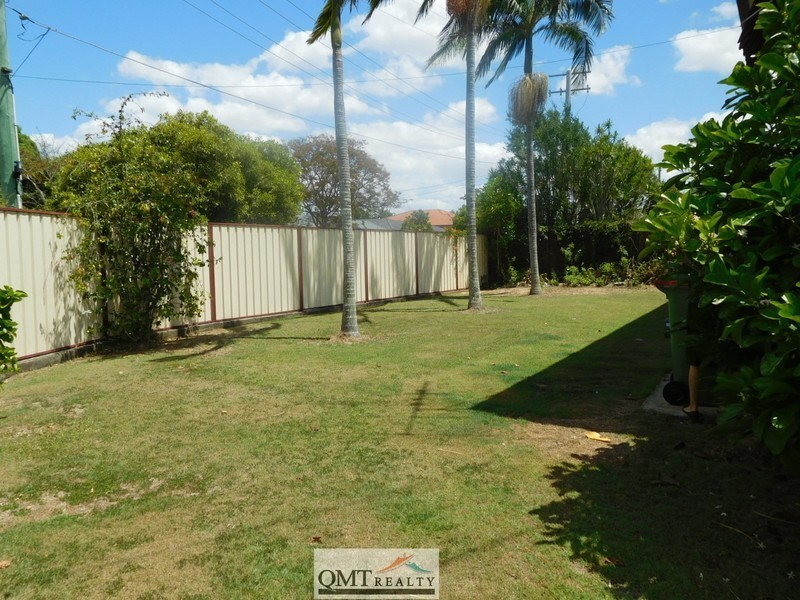9 Watling Street, Hillcrest QLD 4118