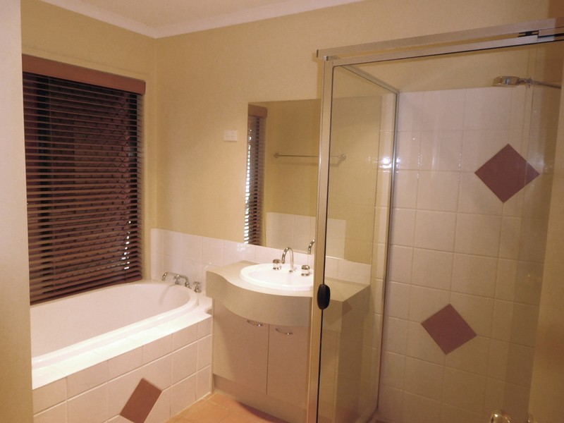 11 Clifton Place, Parkinson QLD 4115