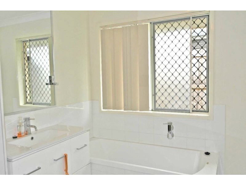 24 Tenielle Street, Boronia Heights QLD 4124