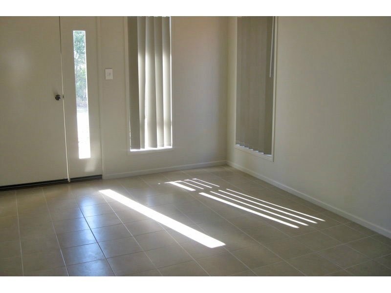 42A Cheihk Cresc, Collingwood Park QLD 4301