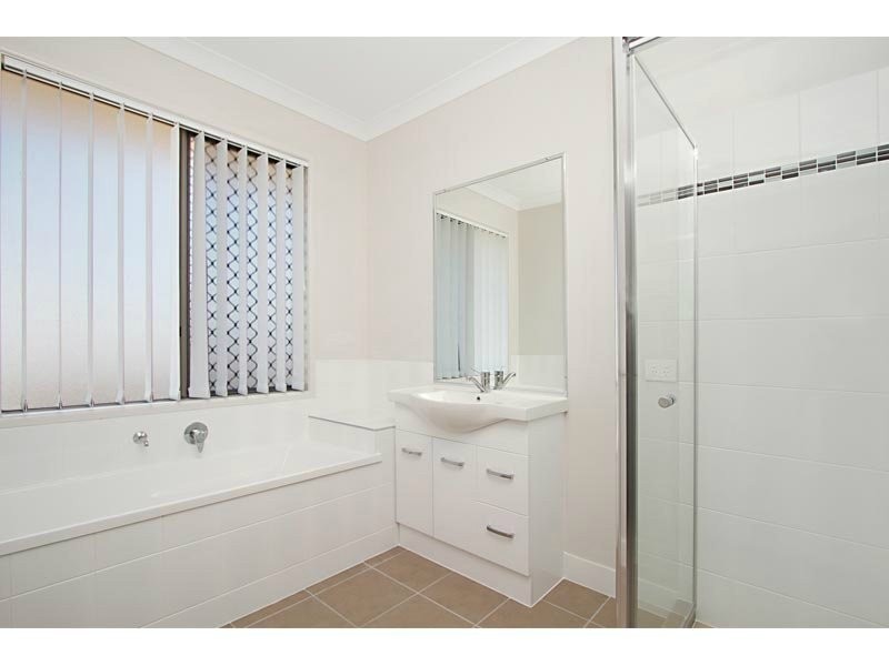 6 Figtree Court, Yamanto QLD 4305