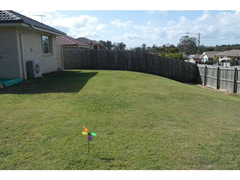 8 Eric Court, Hillcrest QLD 4118