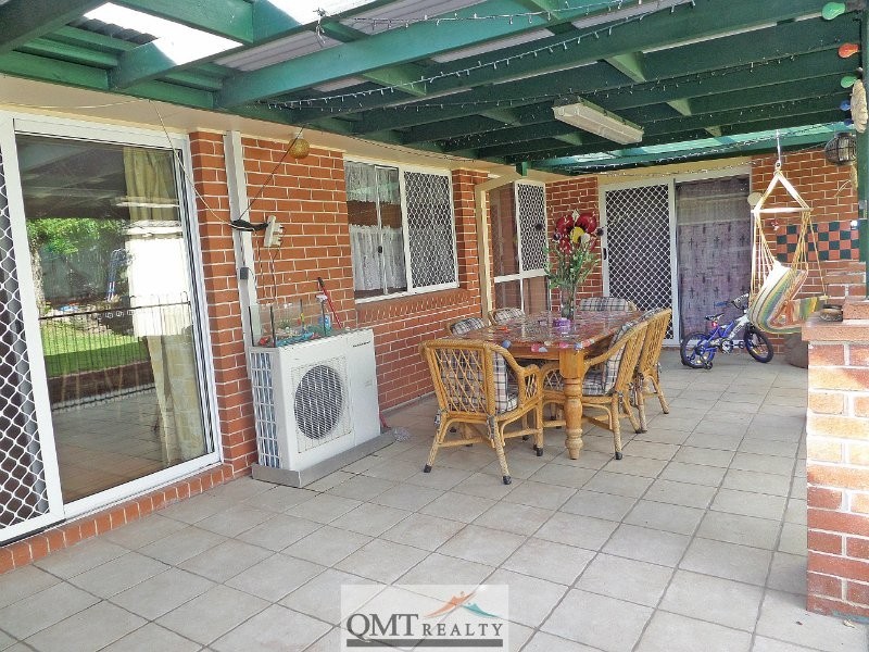 17 Pinnacle Close, Regents Park QLD 4118