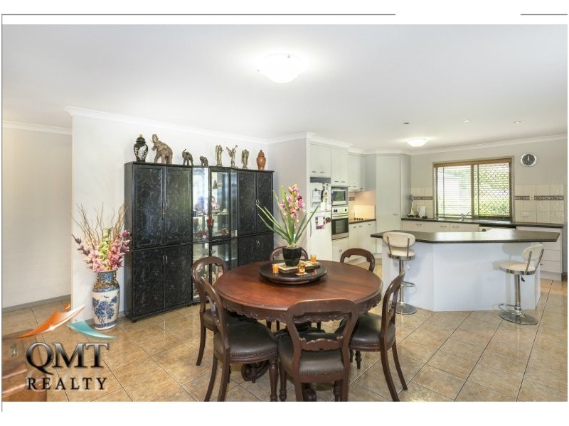 24 Bournda Close, Parkinson QLD 4115