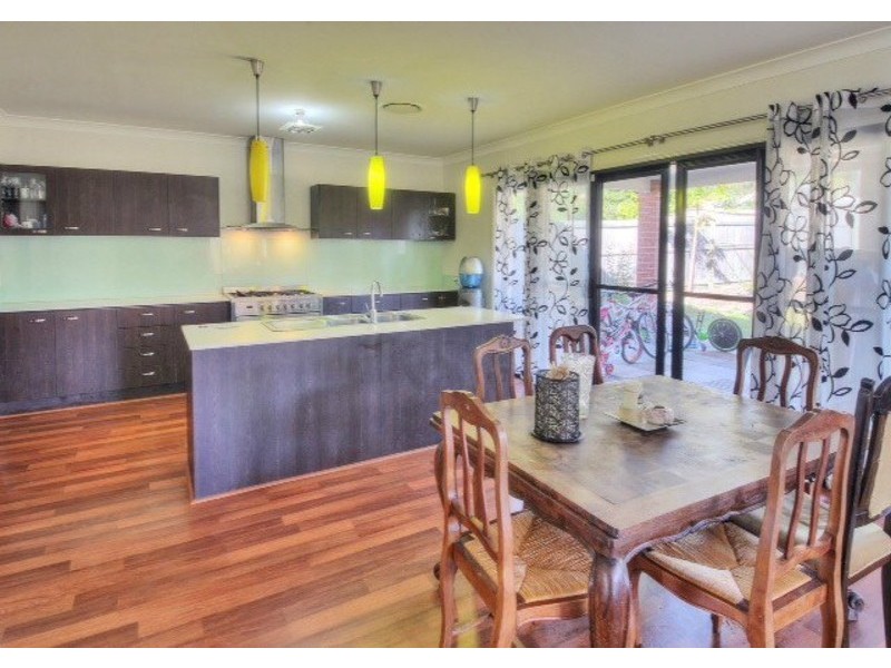 105 Jubilee Avenue, Forest Lake QLD 4078