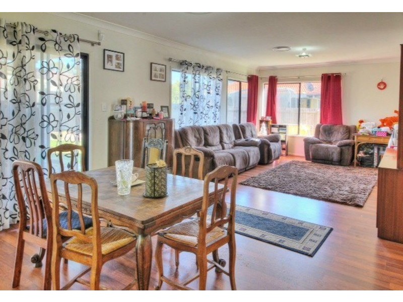 105 Jubilee Avenue, Forest Lake QLD 4078