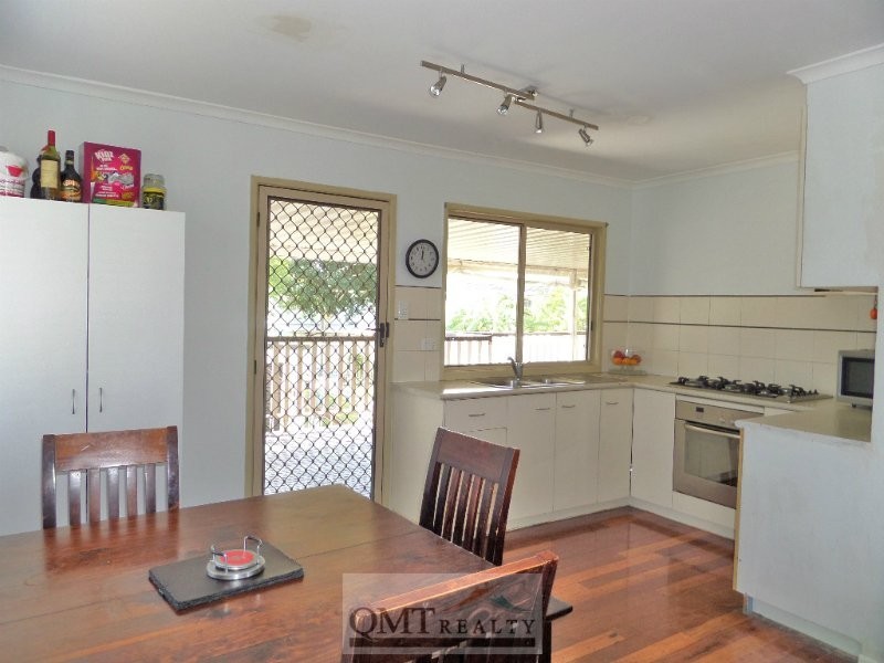 16 Aquarius Drive, Kingston QLD 4114