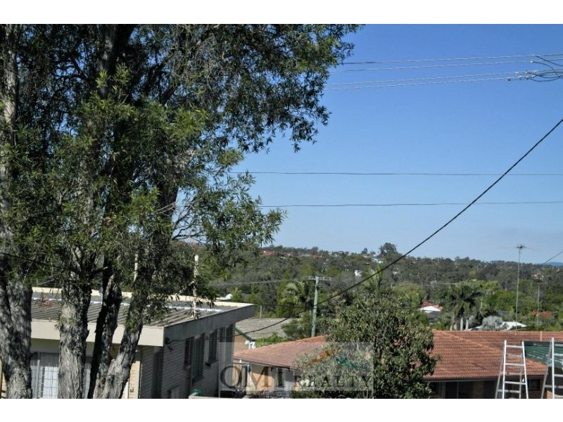 11 Tora Street, Macgregor QLD 4109