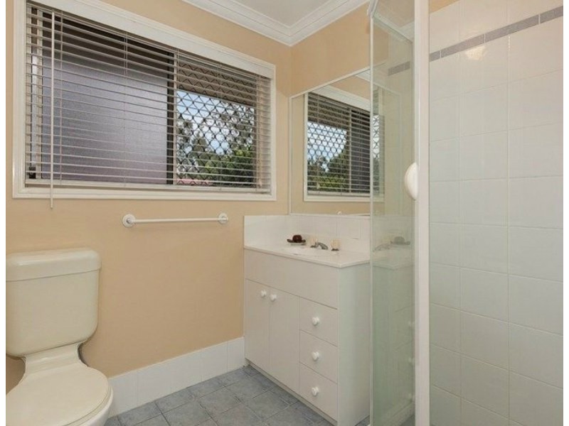 1 Taradale Close, Moggill QLD 4070