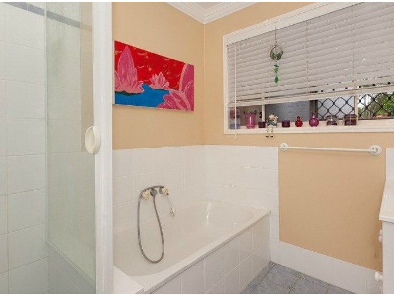 1 Taradale Close, Moggill QLD 4070