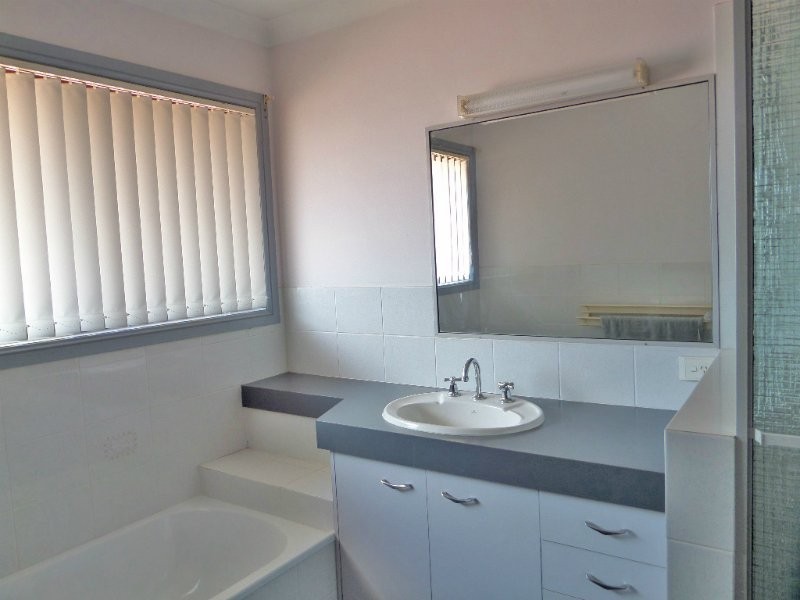 Stretton QLD 4116