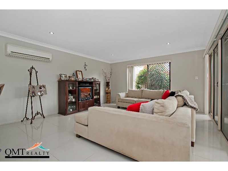 77 Laurel Street, Heathwood QLD 4110