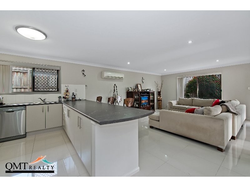 77 Laurel Street, Heathwood QLD 4110