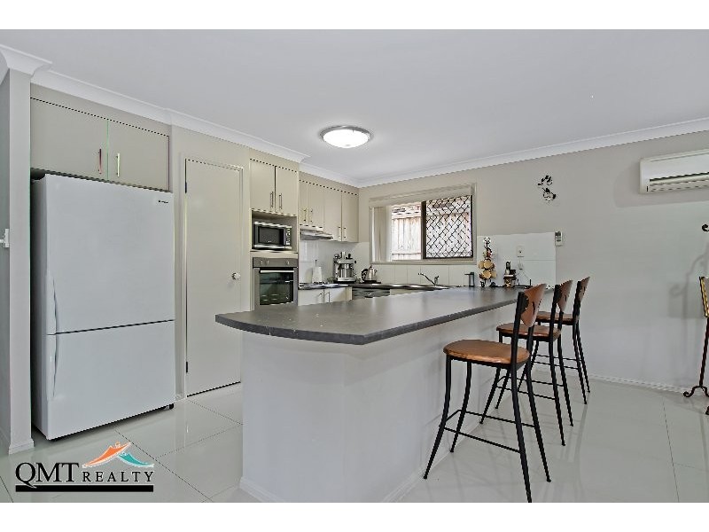 77 Laurel Street, Heathwood QLD 4110