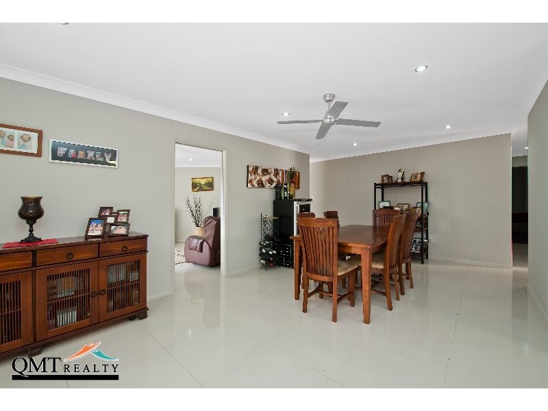 77 Laurel Street, Heathwood QLD 4110