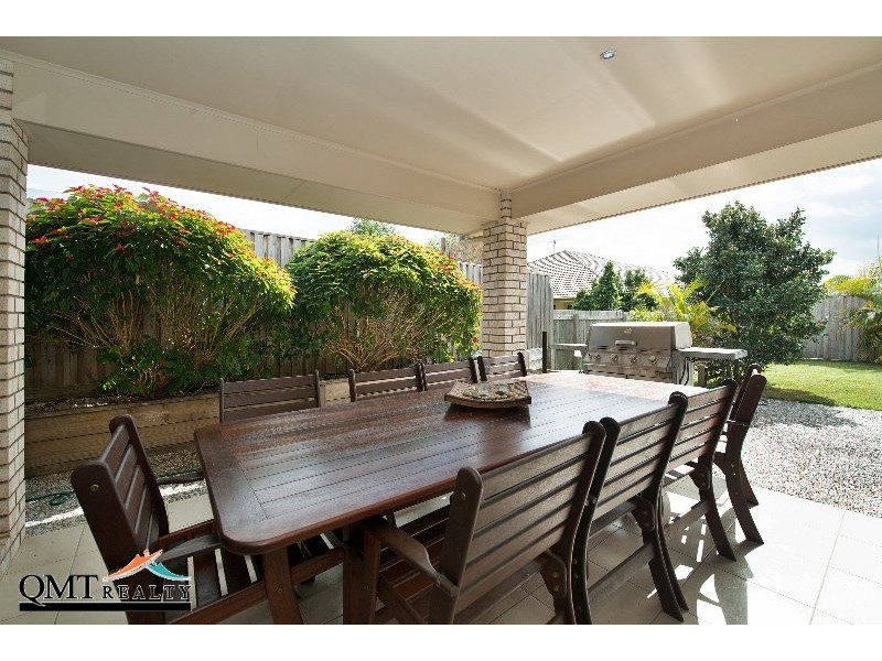 77 Laurel Street, Heathwood QLD 4110