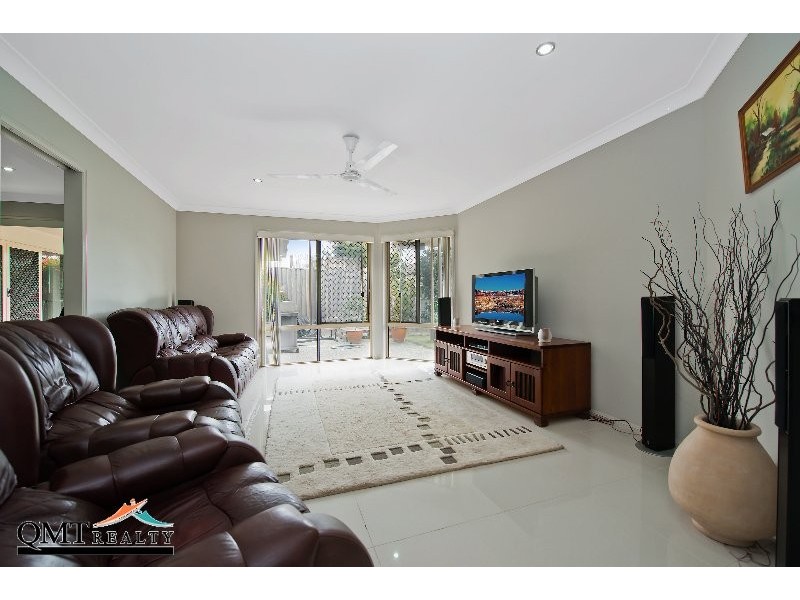 77 Laurel Street, Heathwood QLD 4110