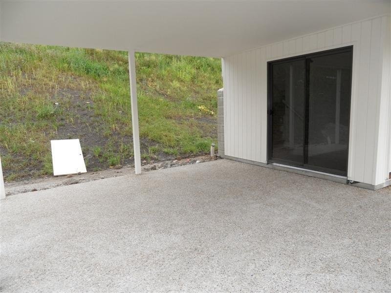 94 High Street, Blackstone QLD 4304