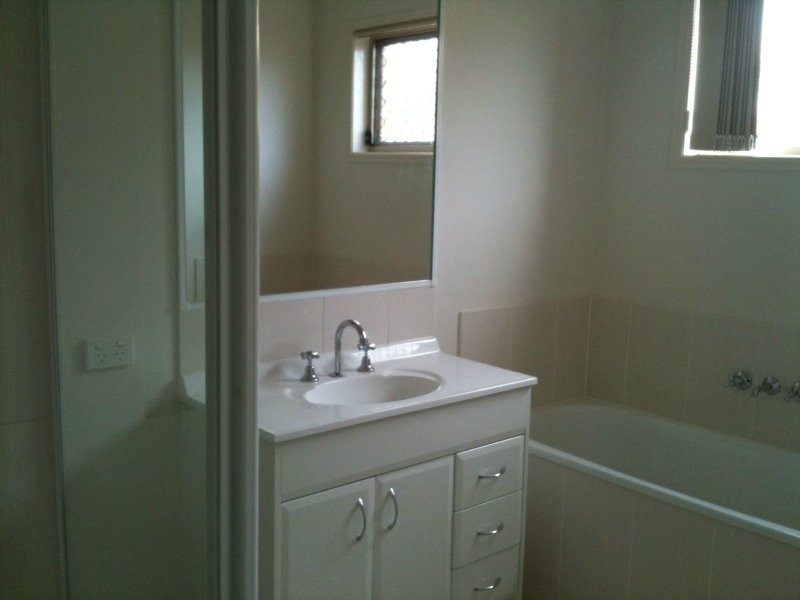 14 Heit Court, North Booval QLD 4304
