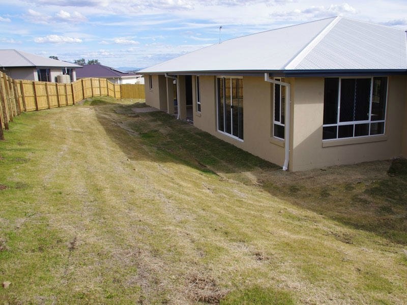 17 Iris Court, Yamanto QLD 4305