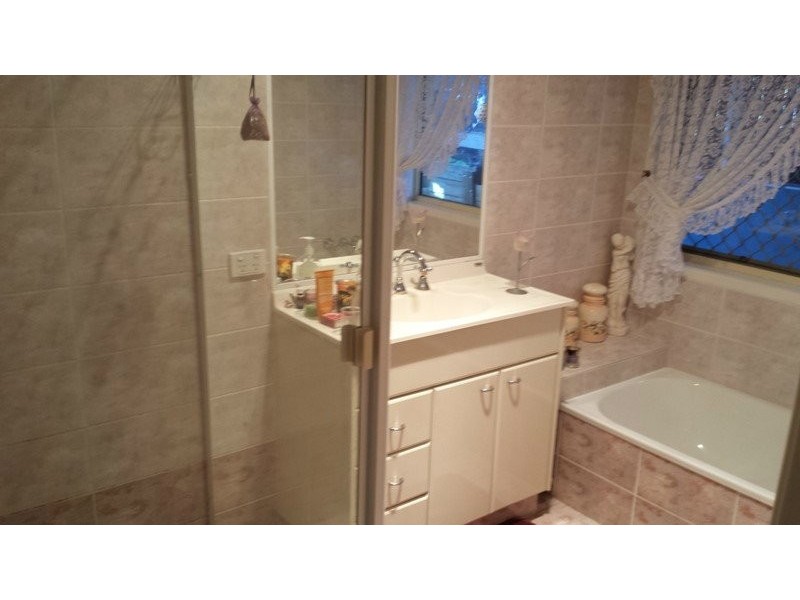 25 HIGHRIDGE RD, Springfield QLD 4300