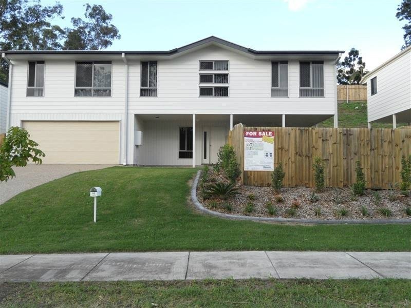 92 High Street, Blackstone QLD 4304