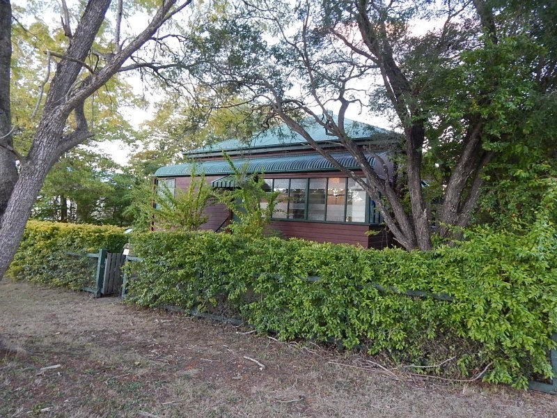 28 Walsh Street, Newtown QLD 4305