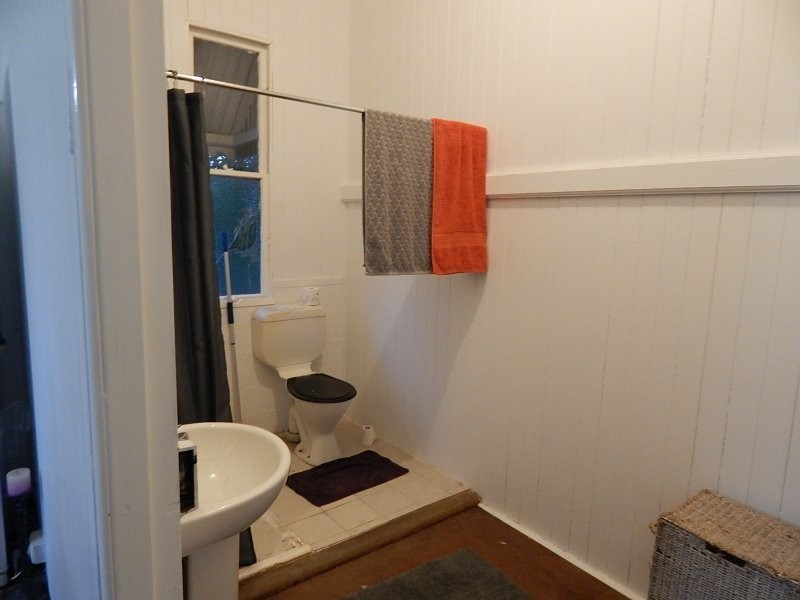 28 Walsh Street, Newtown QLD 4305