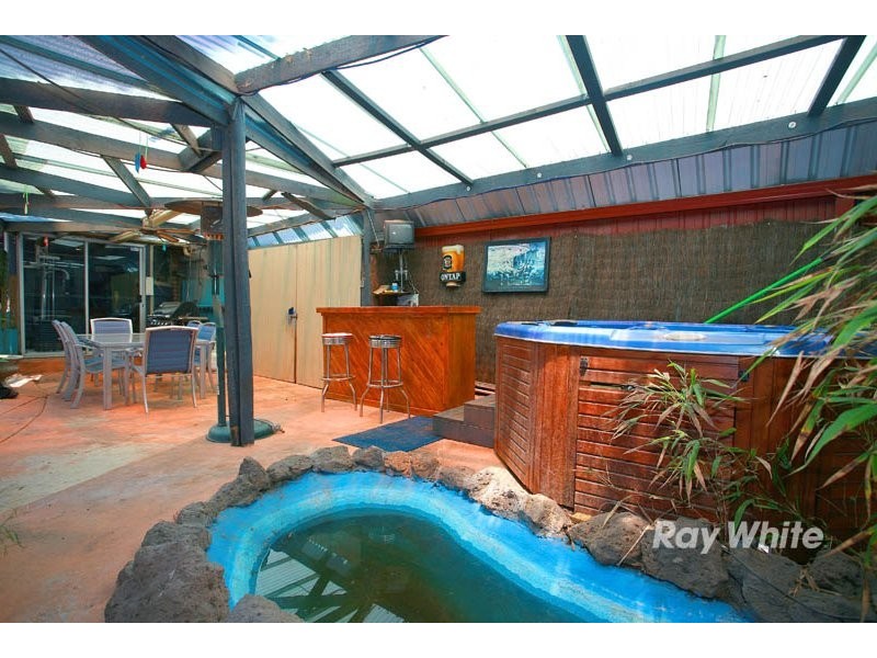 14 Cook Court, Cranbourne VIC 3977