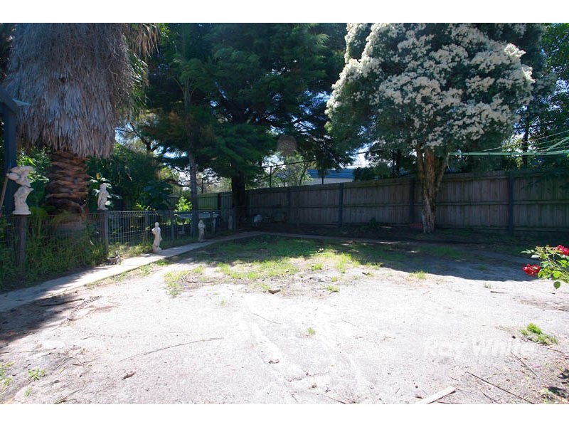 14 Cook Court, Cranbourne VIC 3977