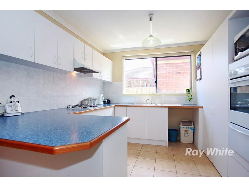 7 Tauna Place, Cranbourne VIC 3977