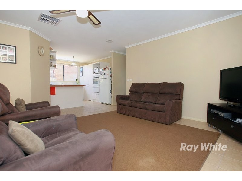 7 Tauna Place, Cranbourne VIC 3977