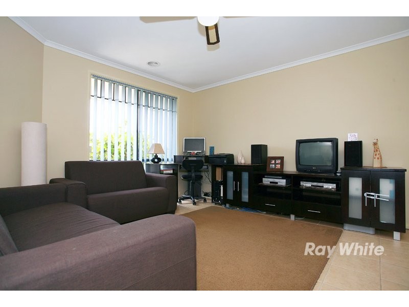 7 Tauna Place, Cranbourne VIC 3977