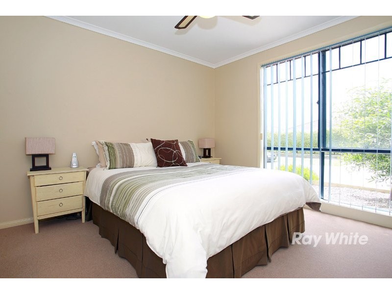 7 Tauna Place, Cranbourne VIC 3977