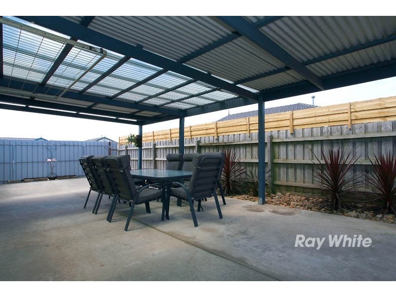 7 Tauna Place, Cranbourne VIC 3977
