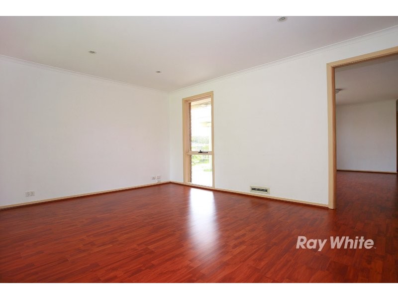 19 Marnie Drive, Cranbourne VIC 3977