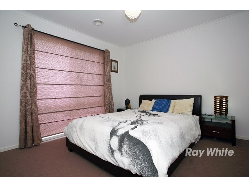 23 Calais Circuit, Cranbourne VIC 3977