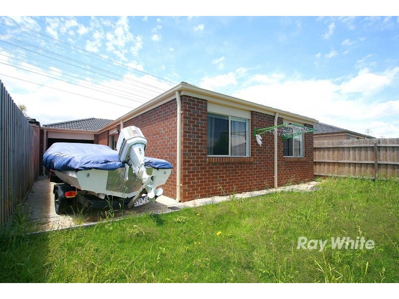 23 Calais Circuit, Cranbourne VIC 3977